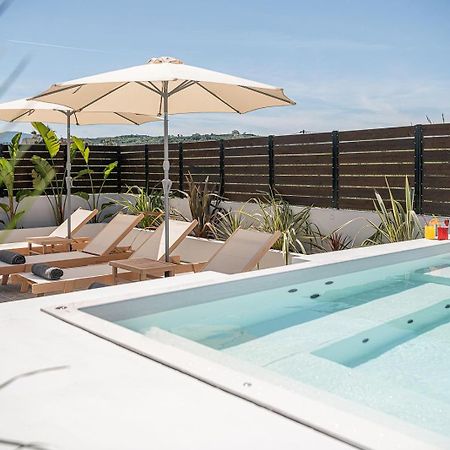 Sol Luxury Apartment - Close To The Beach With A Private Mini Pool Chania  Bagian luar foto