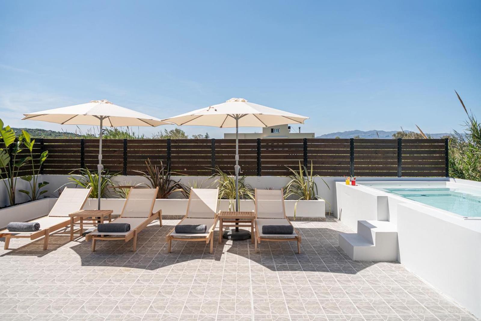 Sol Luxury Apartment - Close To The Beach With A Private Mini Pool Chania  Bagian luar foto