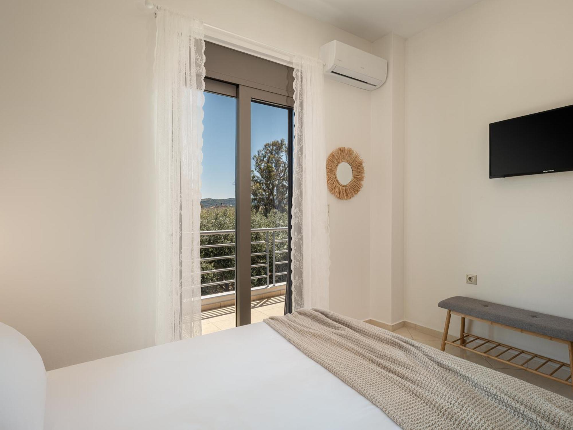 Sol Luxury Apartment - Close To The Beach With A Private Mini Pool Chania  Bagian luar foto