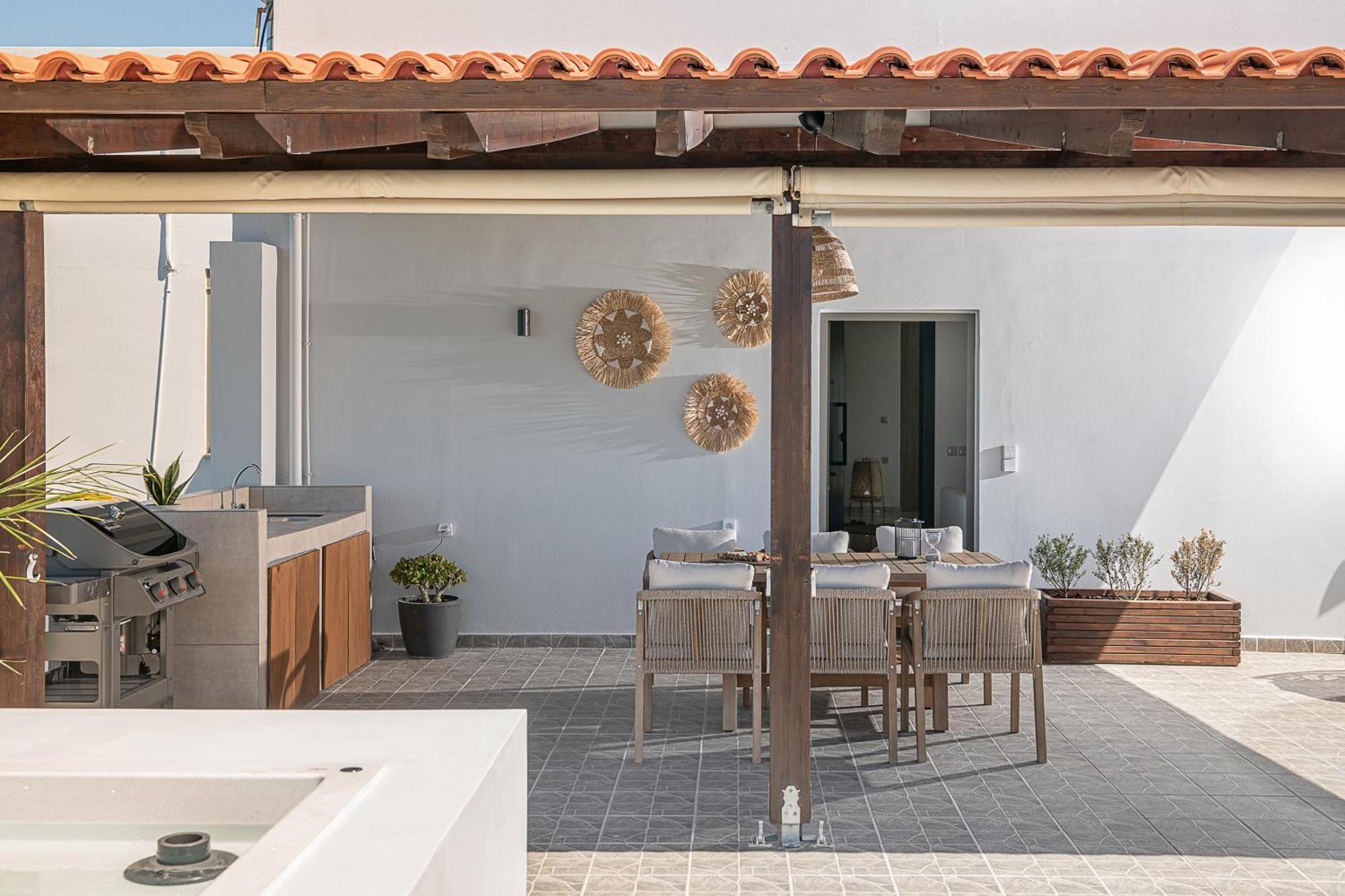 Sol Luxury Apartment - Close To The Beach With A Private Mini Pool Chania  Bagian luar foto