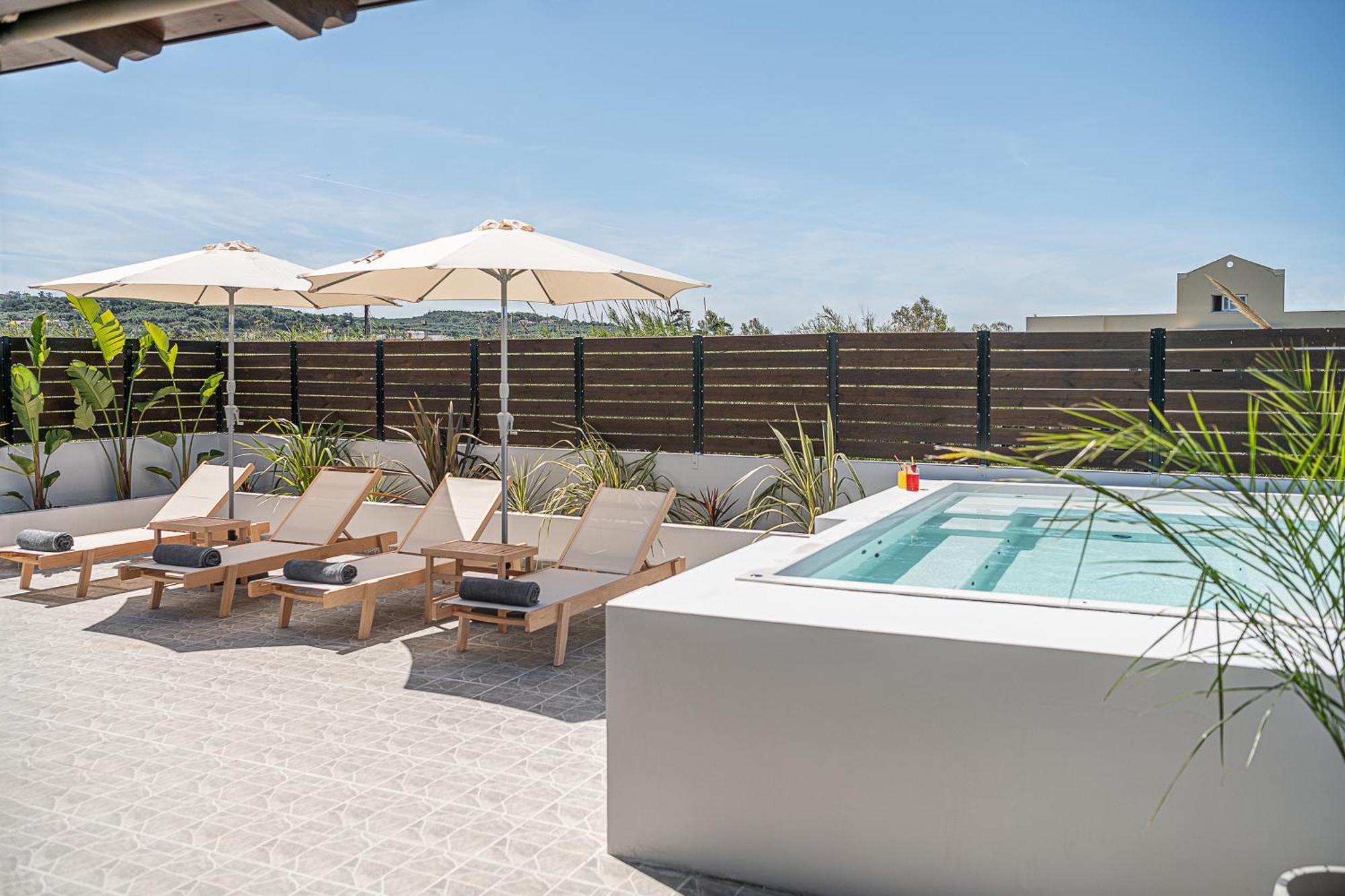 Sol Luxury Apartment - Close To The Beach With A Private Mini Pool Chania  Bagian luar foto
