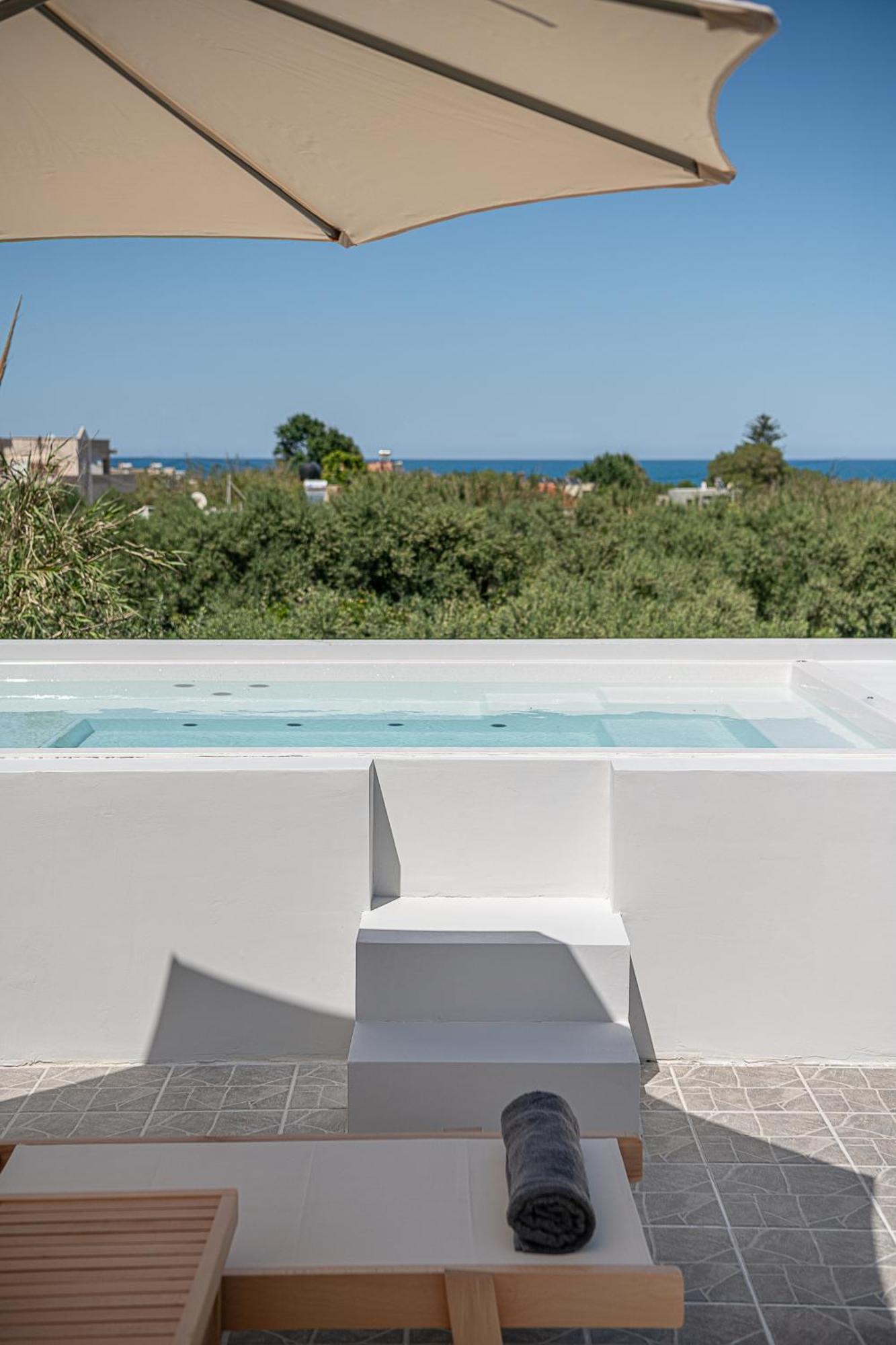 Sol Luxury Apartment - Close To The Beach With A Private Mini Pool Chania  Bagian luar foto