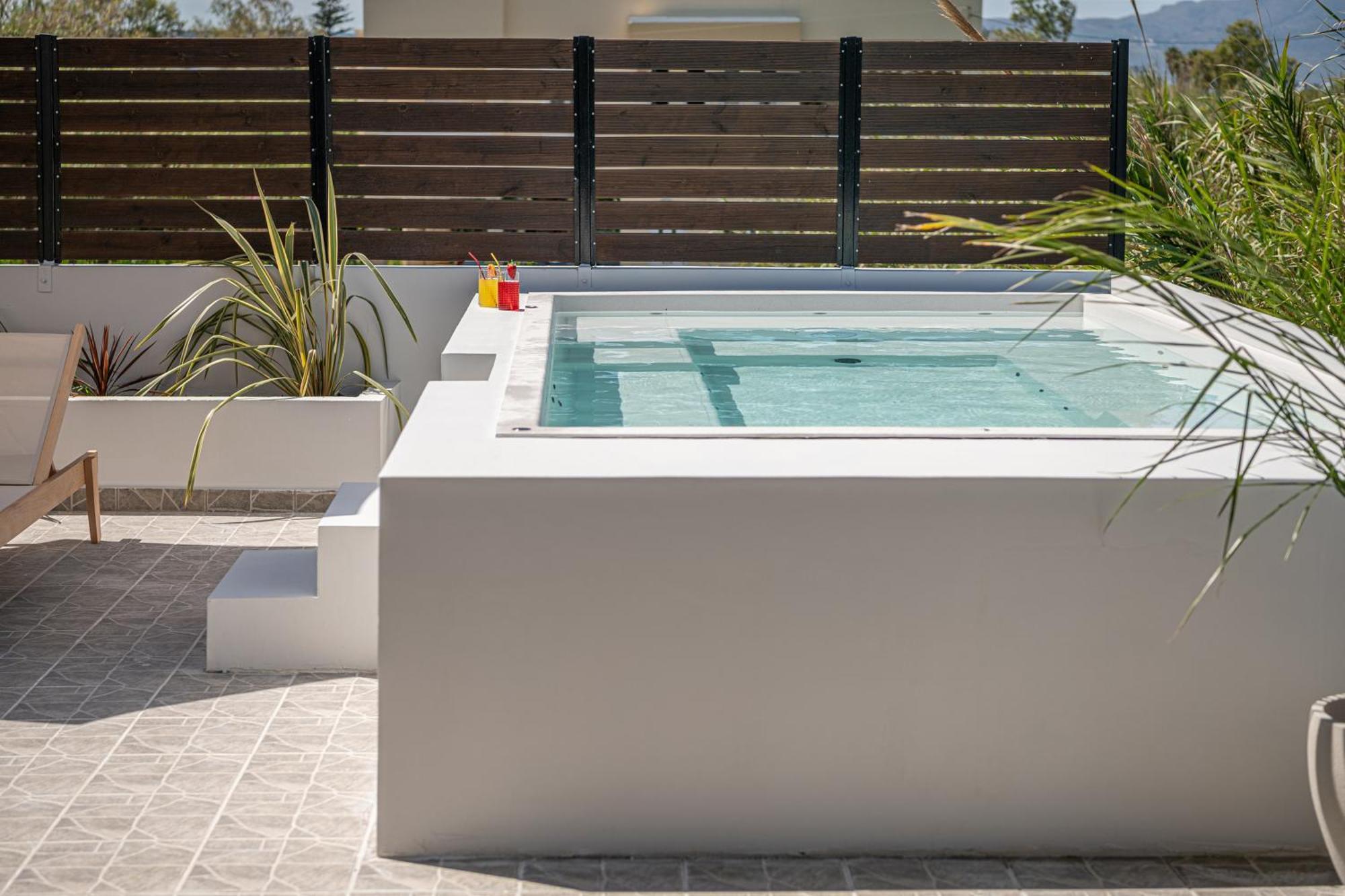 Sol Luxury Apartment - Close To The Beach With A Private Mini Pool Chania  Bagian luar foto